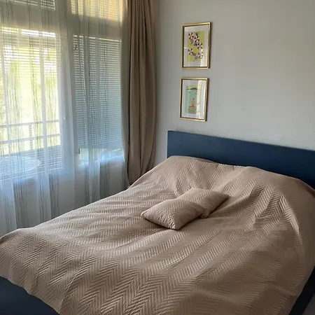 Hatszel Apartment *